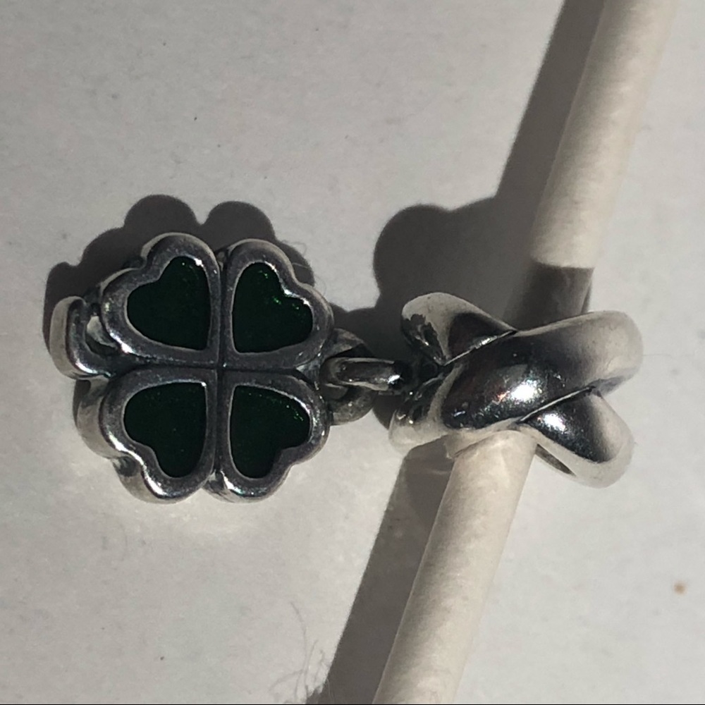 4 leaf clover charm